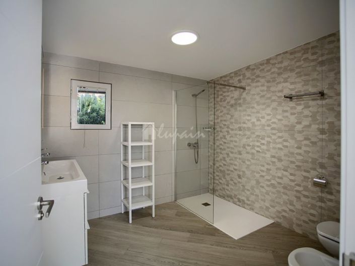 Image No.25-6 Bed Villa for sale