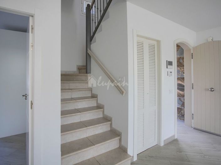 Image No.30-6 Bed Villa for sale