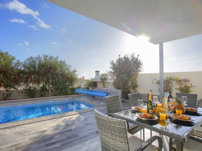 Image No.6-6 Bed Villa for sale