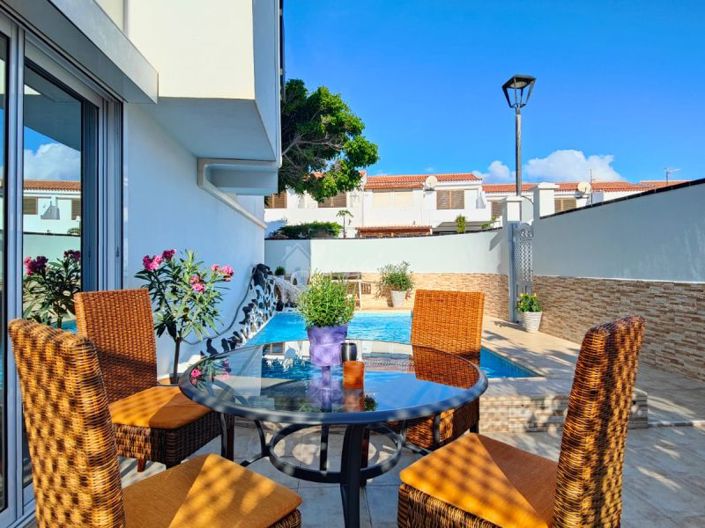 Image No.3-Villa de 3 chambres à vendre à Costa del Silencio