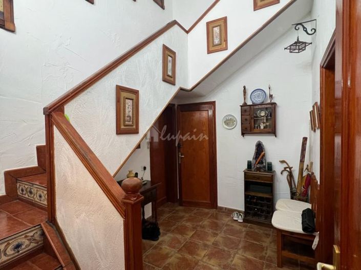 Image No.11-3 Bed Country House for sale