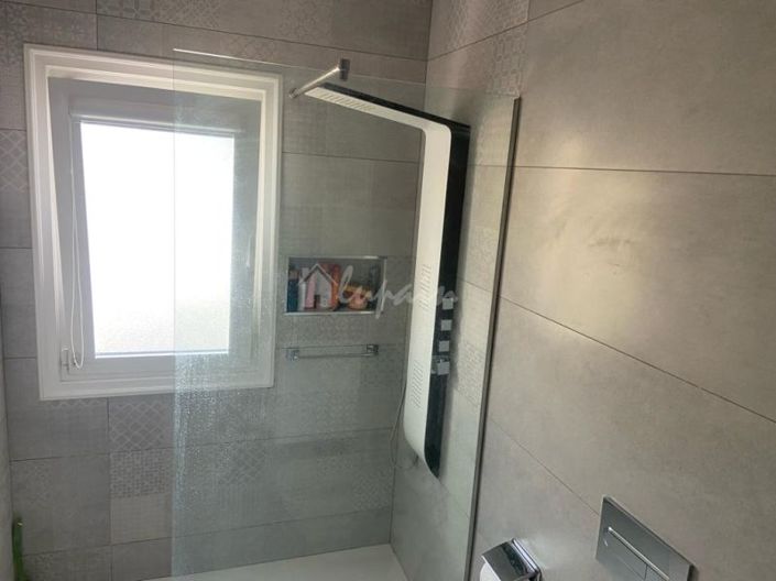 Image No.11-4 Bed Townhouse for sale