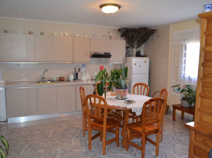 Image No.10-Villa de 4 chambres à vendre à Buzanada