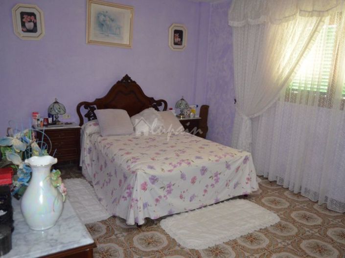 Image No.11-Villa de 4 chambres à vendre à Buzanada