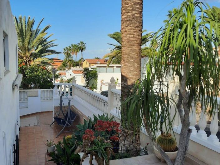 Image No.3-Villa de 4 chambres à vendre à Chayofa