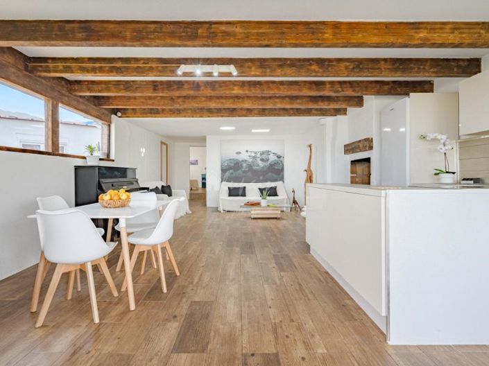 Image No.11-3 Bed Country House for sale