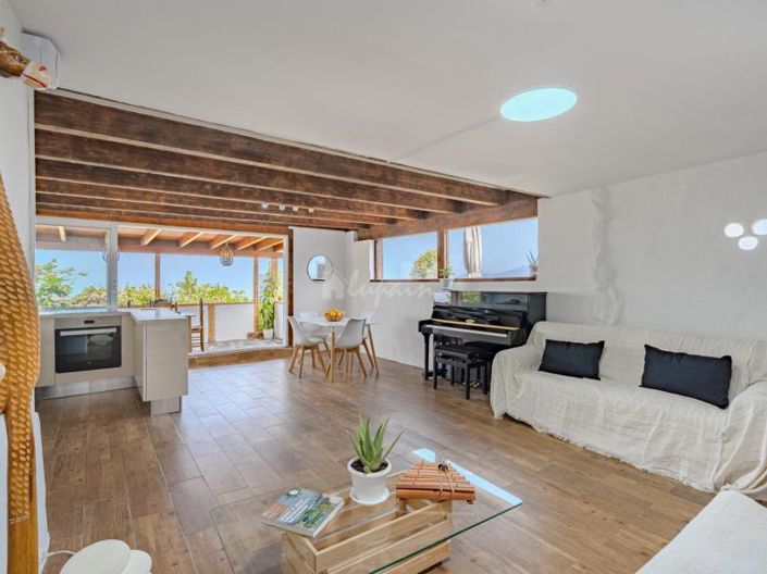 Image No.15-3 Bed Country House for sale