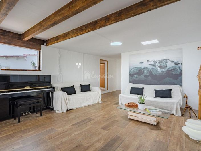 Image No.16-3 Bed Country House for sale