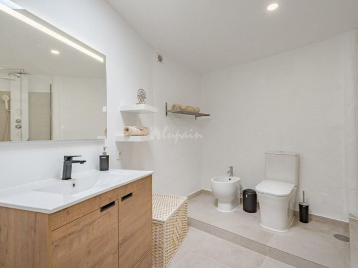 Image No.17-3 Bed Country House for sale