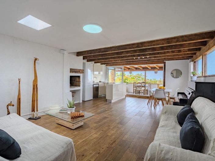 Image No.18-3 Bed Country House for sale