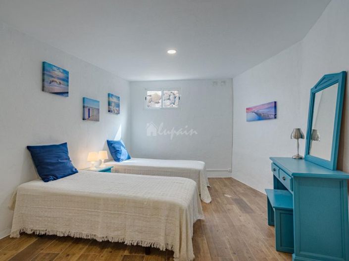 Image No.19-3 Bed Country House for sale