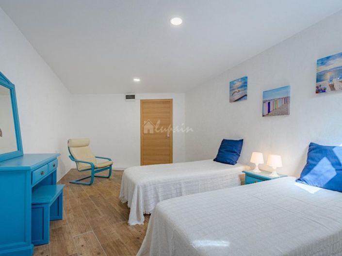 Image No.21-3 Bed Country House for sale