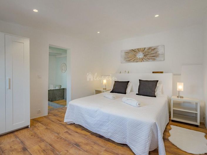 Image No.23-3 Bed Country House for sale