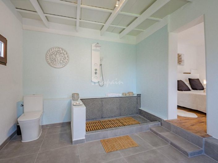 Image No.25-3 Bed Country House for sale