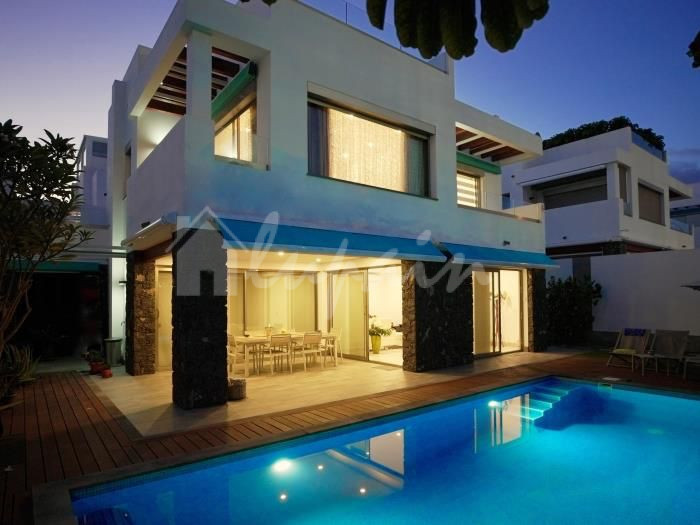 Image No.3-4 Bed Villa for sale