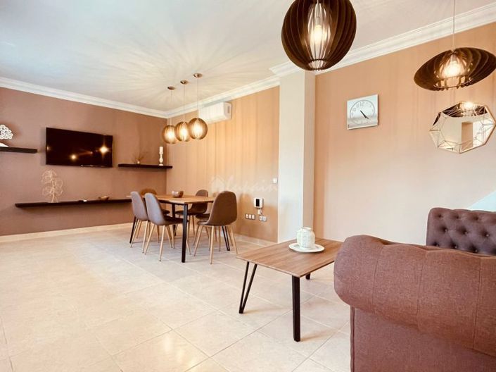 Image No.3-Villa de 4 chambres à vendre à Los Cristianos