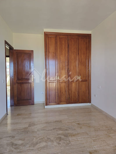 Image No.14-3 Bed Townhouse for sale