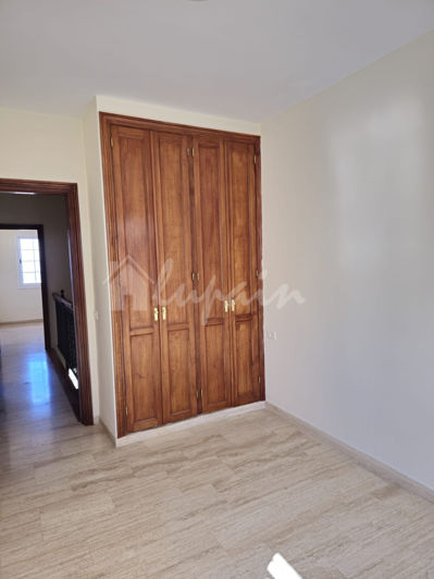 Image No.20-3 Bed Townhouse for sale