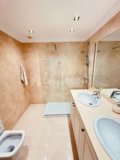 Image No.22-2 Bed Apartment for sale