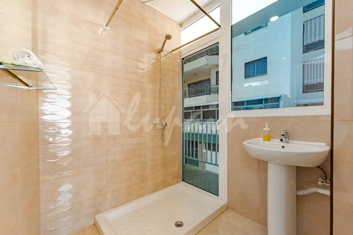 Image No.25-Commercial de 5 chambres à vendre à Los Cristianos