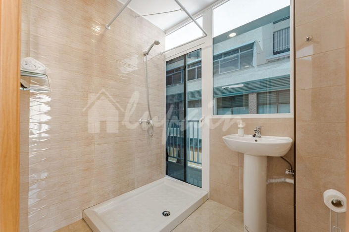 Image No.29-5 Bed Commercial for sale