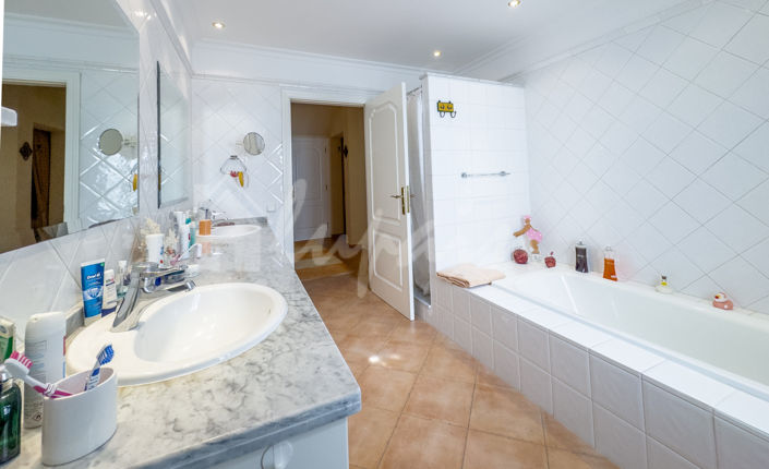 Image No.41-3 Bed Villa for sale