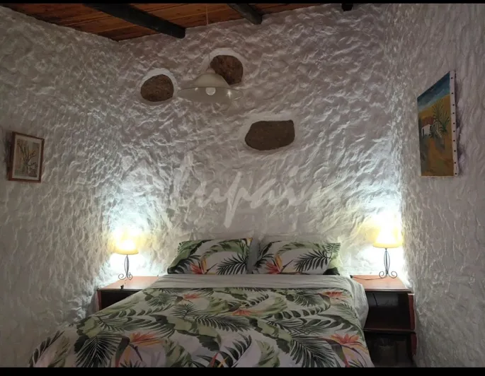 Image No.10-5 Bed Country House for sale