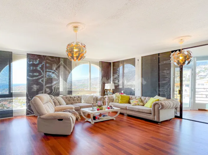 Image No.1-Villa de 5 chambres à vendre à San Eugenio