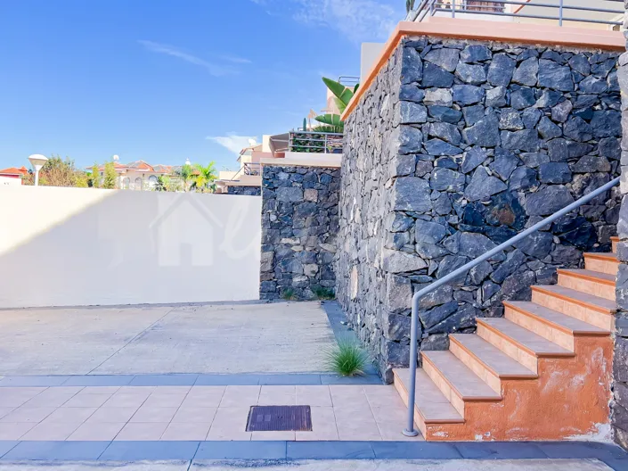 Image No.36-3 Bed Townhouse for sale