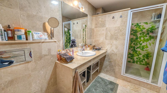 Image No.56-2 Bed Apartment for sale