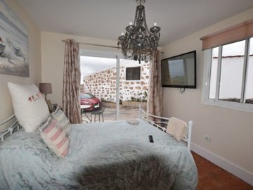 1331183774casaventaelfrontosanmiguelabona15