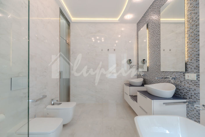 Image No.45-5 Bed Villa for sale