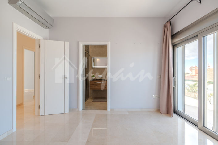 Image No.46-5 Bed Villa for sale