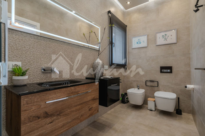 Image No.50-5 Bed Villa for sale