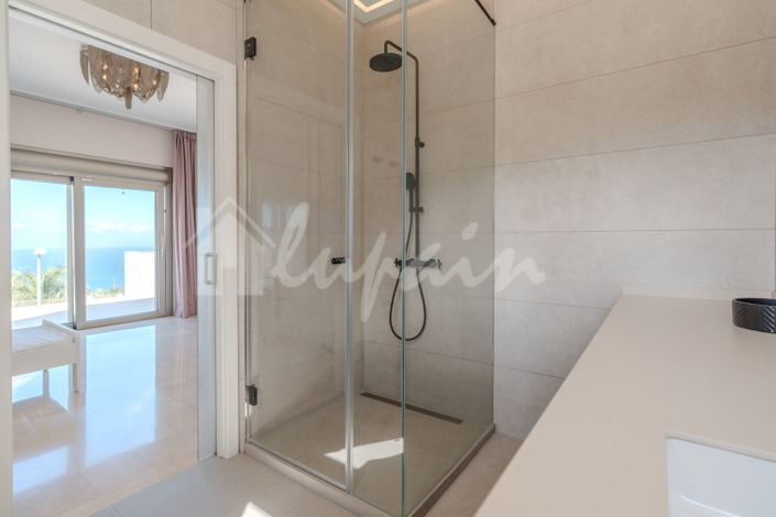 Image No.54-5 Bed Villa for sale