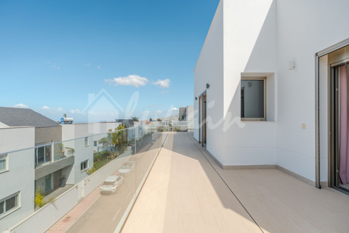 Image No.57-5 Bed Villa for sale