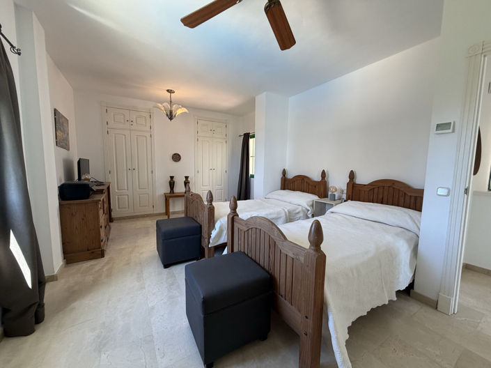 Image No.10-Propriété de 3 chambres à vendre à Casares