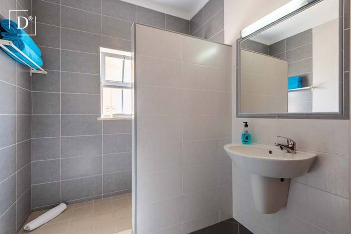 Image No.18-8 Bed Villa for sale