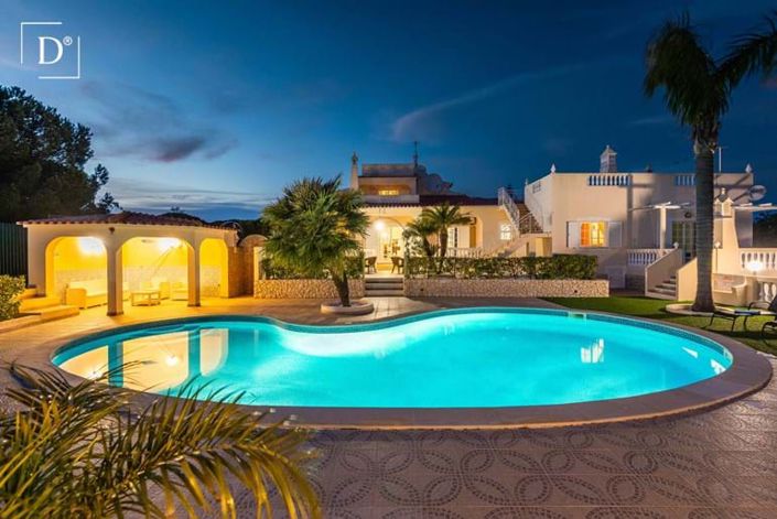 Image No.43-8 Bed Villa for sale