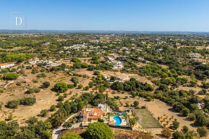 Image No.56-9 Bed Villa for sale