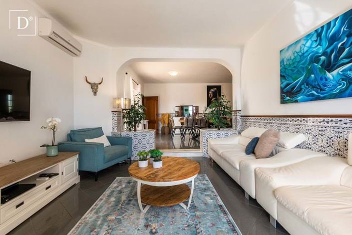 Image No.8-8 Bed Villa for sale