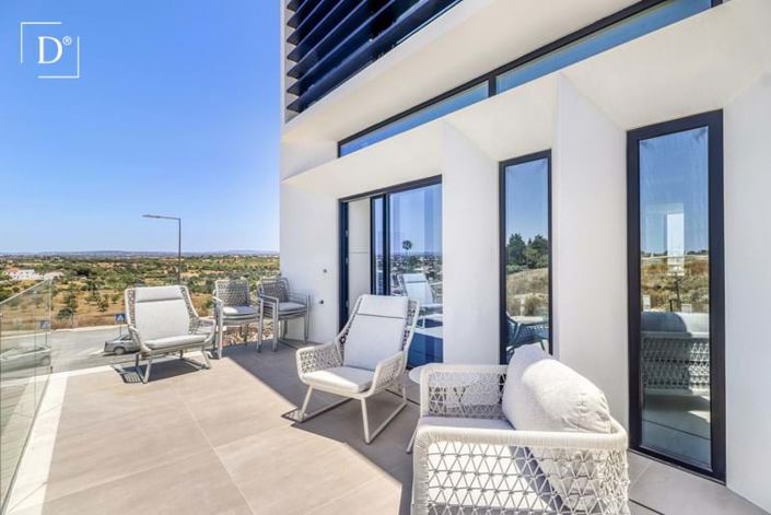 Image No.10-2 Bed Villa for sale