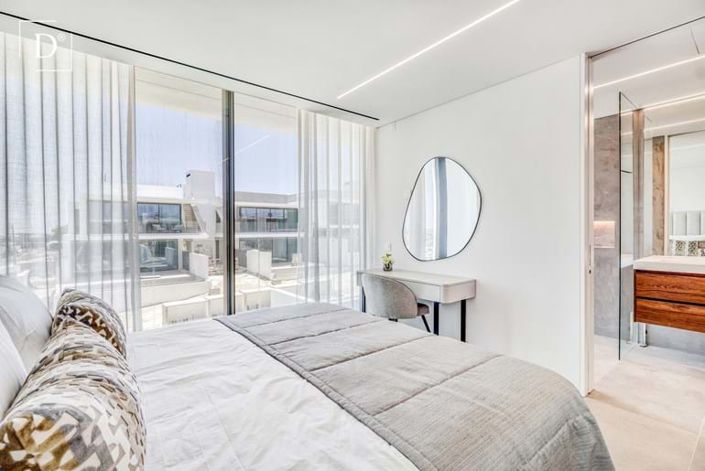 Image No.12-2 Bed Villa for sale