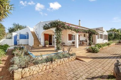 4 Bed Villa for sale