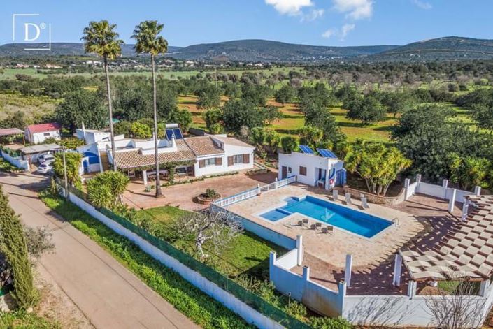 Image No.1-4 Bed Villa for sale