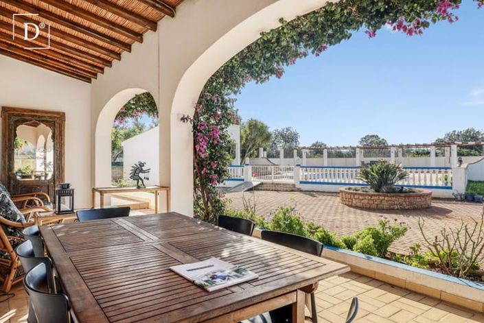 Image No.3-4 Bed Villa for sale