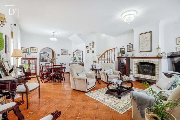 Image No.2-3 Bed Villa for sale