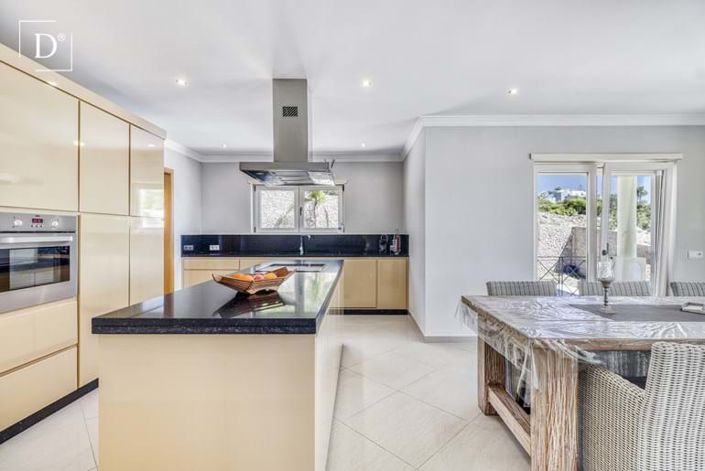 Image No.2-4 Bed Villa for sale