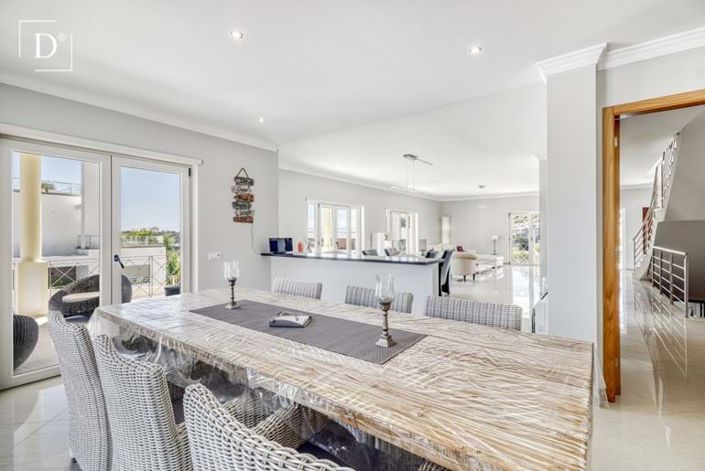 Image No.6-4 Bed Villa for sale