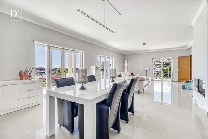 Image No.3-4 Bed Villa for sale